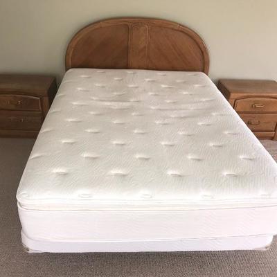 Oak Queen Size Bed With Rails
