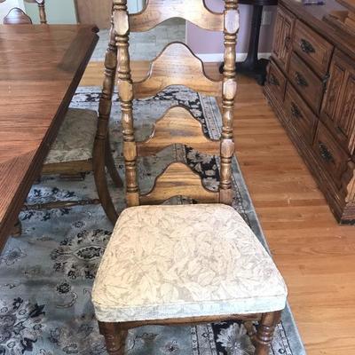Dining Table and 8 Chairs With Table Cover