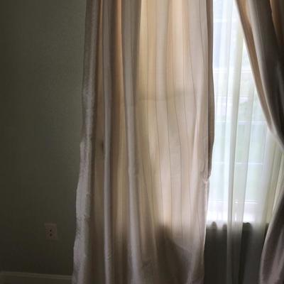 4 Sets of Draperies With Valance