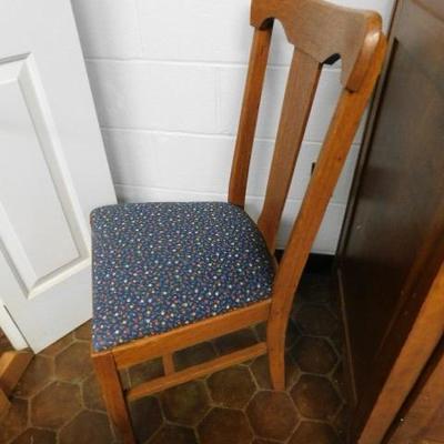 Very Nice Solid Oak Slat Back Chair with Calico Seat