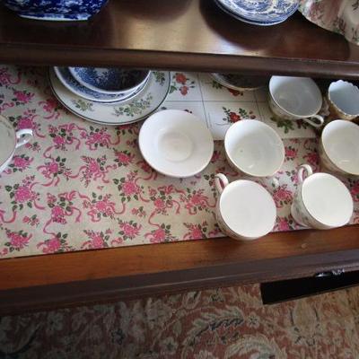 Collection of Mixed China and Glassware (See all Pictures)