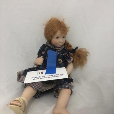 Cottage collectibles doll (118)