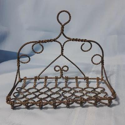 Art deco wire soap dish, heart, 3"H x 5.5"W