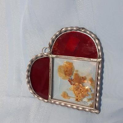 Stained glass heart with pressed flowers, USA by Lisa Vogt, 6"W