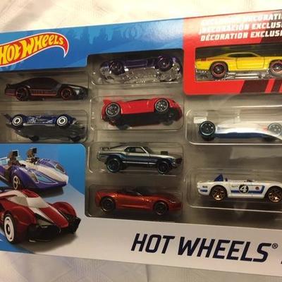 Lot 005: Hot Wheels New - Package of 9