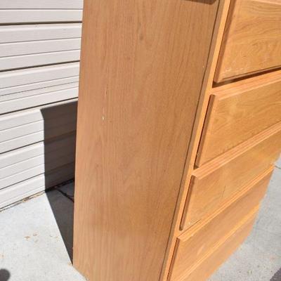 5 Drawer Wooden Dresser, 4'x31.5