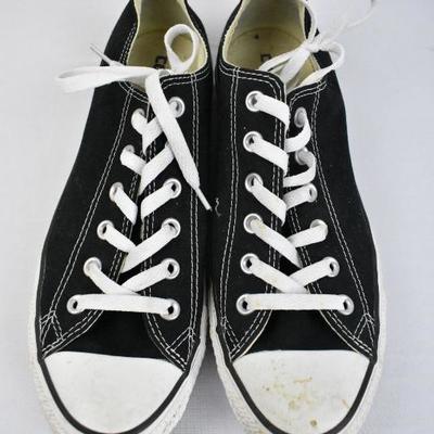 Black & White Converse Low-Top Shoes Men's Size 8/Women's Size 10