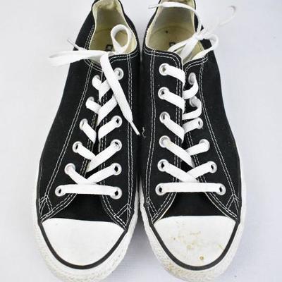 Black & White Converse Low-Top Shoes Men's Size 8/Women's Size 10 |  EstateSales.org