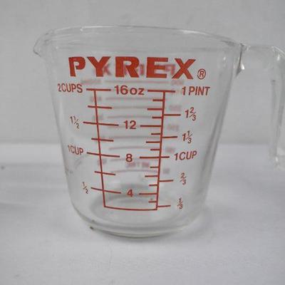 5 Piece Pyrex: Bowl with Lid, 3 Mixing Bowls, 1 Measuring Cup