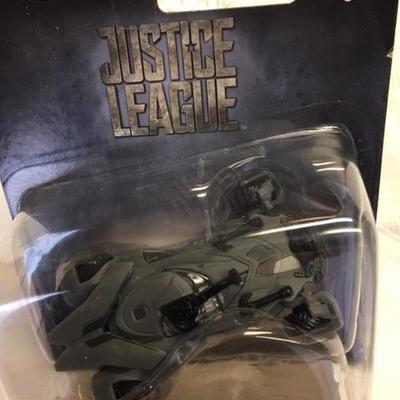 Lot 046 Justice League Bat Mobile Hot Wheels