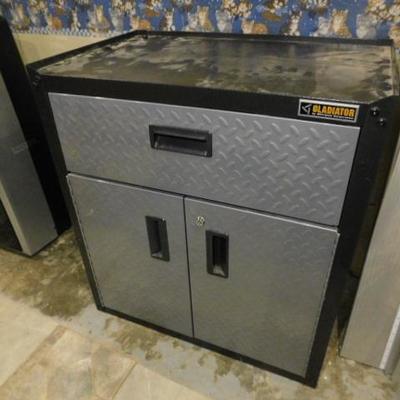 Gladiator Steel Stand Alone Tool Chest with Drawer Has Key