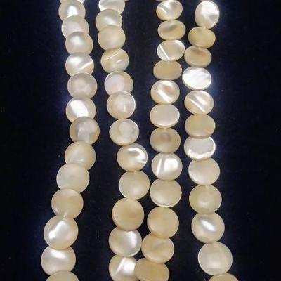 CrÃ¨me Flat Bead Vintage Necklace 28"L