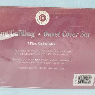 Aqua King/CalKing Duvet Cover Set (Duvet Cover & King Shams) - New, Open Package