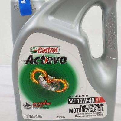 Castrol Actevo SAE 10W-40 Part Synthetic Motorcycle Oil, 1 US Gallon - New