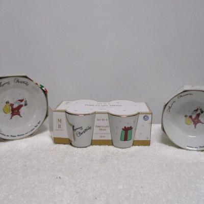 Lot 9 - Set Of 4 Christmas Porcelain Dessert/Salad Plates Size 7.5: