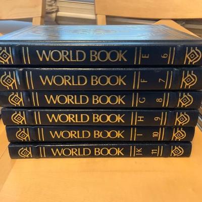 1988 World Book Encyclopedia Gold Edge Science & Dictionary