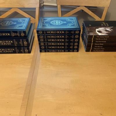 1988 World Book Encyclopedia Gold Edge Science & Dictionary