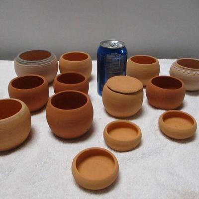Lot 17 - Variety Of Small Pottery Bowls