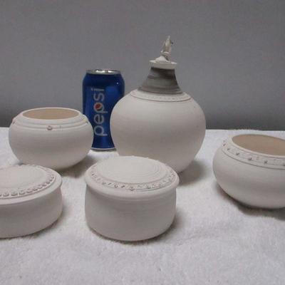 Lot 18 - Variety Of Pottery Items