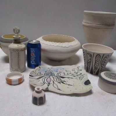 Lot 19 - Variety Of Pottery Items