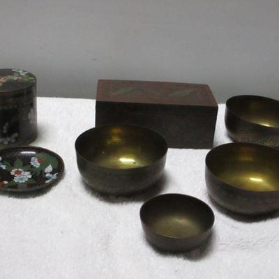 Lot 21 - Variety of Metal Containers 