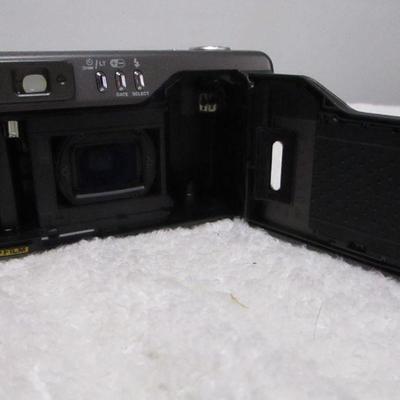 Lot 33 - Kyocera Yashica T4 35mm Point & Shoot Camera  