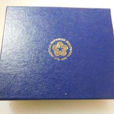 National Bicentennial 1976 90% Gold Medal Cherry Wood Display Box UNC 0.3704 troy oz