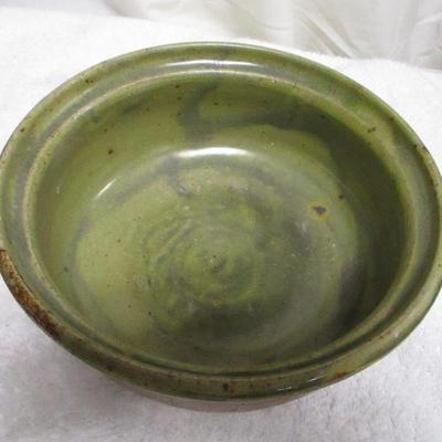 Lot 59 - Variety Of Pottery Bowls