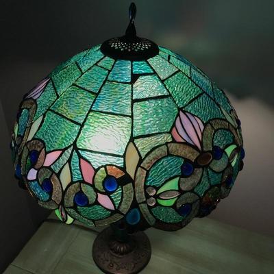 Lot 21 - Tiffany Style Lamp