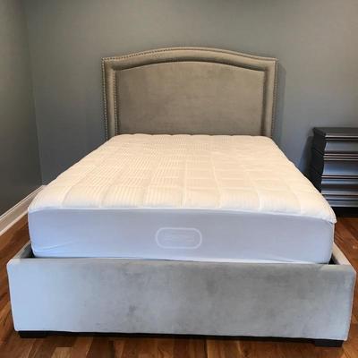 Lot 32 - Silver Upholstered Queen Bed - like new