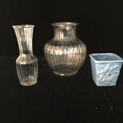Lot 71 - Vases