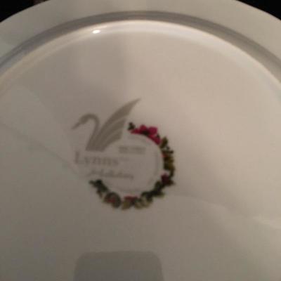 Lot 77 - Christmas Dishes & More