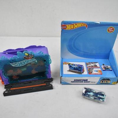 Hot Wheels Downtown Aquarium Bash Playset - New, Open Package