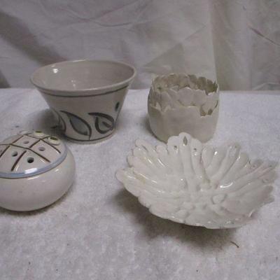 Lot 70 - Decorative Pottery Ceramic Items