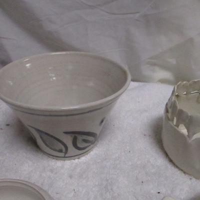 Lot 70 - Decorative Pottery Ceramic Items