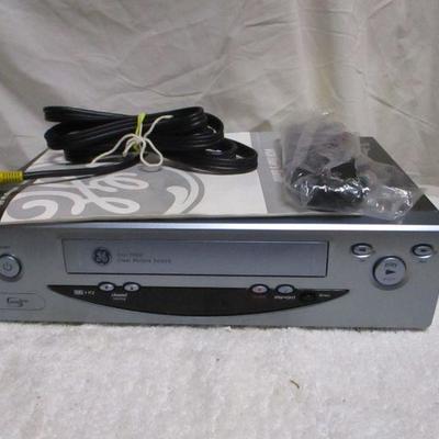 Lot 72 - GE VG4065 VCR 4-Head Video Cassette Recorder VHS Player