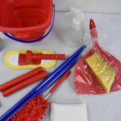 Click n' Play 10 Piece Kids Pretend Play Cleaning Set - New