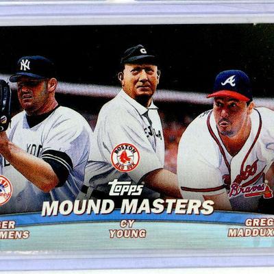 ROGER CLEMENS GREG MADDUX CY YOUNG BASEBALL CARDS SET - MINT