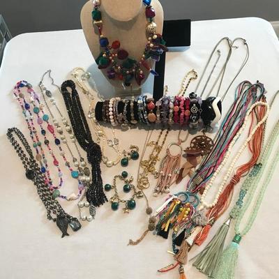 Lot 111 - Stone and Bead Jewelry
