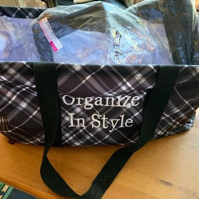 NEW THIRTY ONE ORGANIZE IN STYLE TOTE AND INSULATED COOLER  WITH TOTE LID