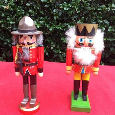 Lot of 2 really nice Nutcrackers