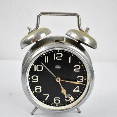 Vintage Clock - Not Working - Decor Only