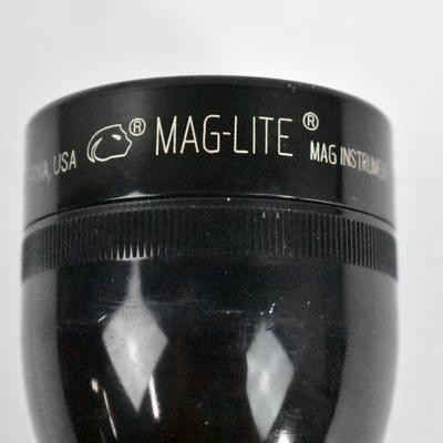Mag-Lite Flashlight, Works, Includes Batteries