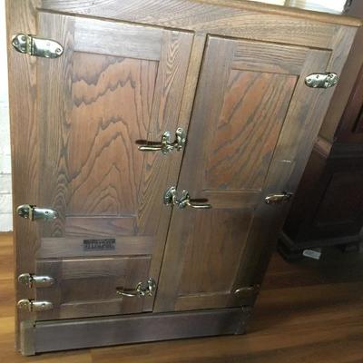 Antique Refrigerator Great Condition 