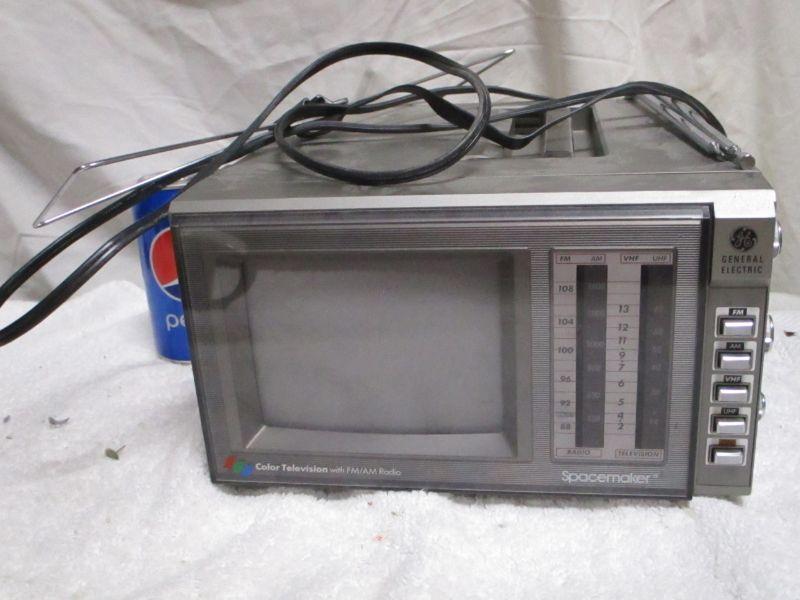 Lot 101 GE General Electric Spacemaker Color Portable TV Television