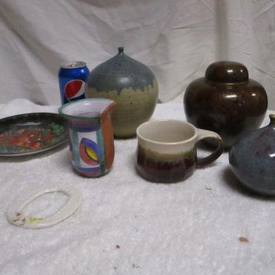 Lot 102 - Ceramic Pottery Items