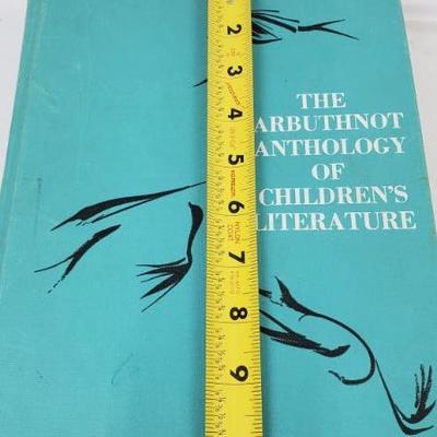 Vintage 1965 Hardback Book: The Arbuthnot Anthology of Children's Literature