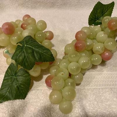 Two (2) Bunches of Very Real Looking Grapes (Nice & Juicy) - NEW