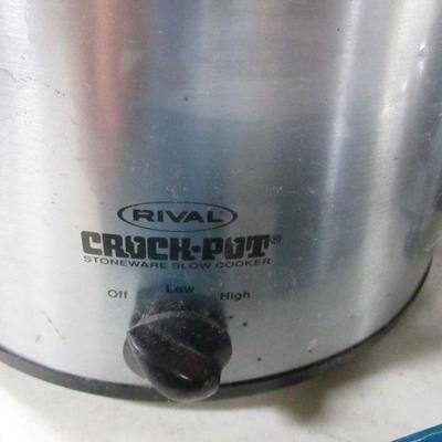 Lot 127 - Crock Pot - Knife Sharpener  Electric Buffet Griddle