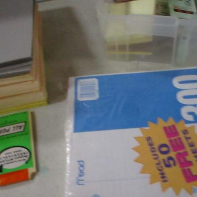 Lot 141 - Office Supplies - Paper - Post Its 